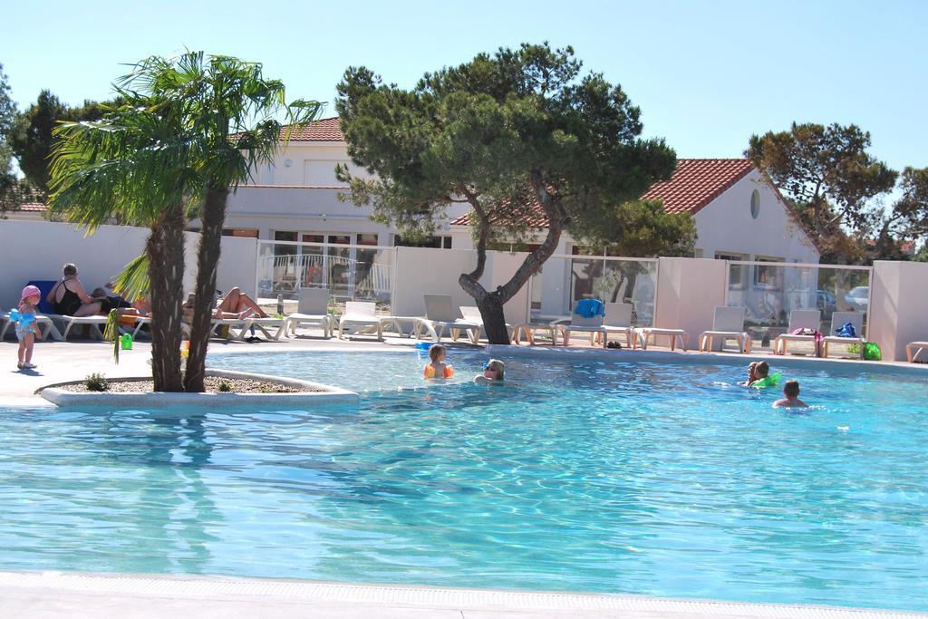 Lagrange Grand Bleu Vacances - Residence Le Mas De Torreilles Exterior foto